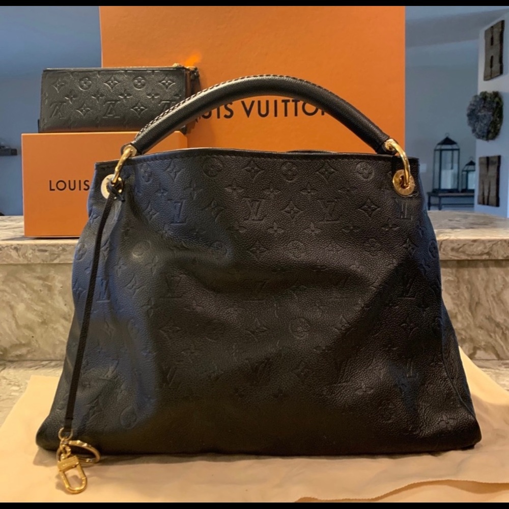 LOUIS VUITTON ARTSY MM EMPREINT